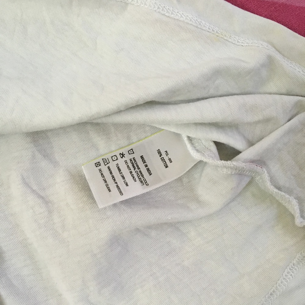 Levis White Tshirt - Picture 4 of 5